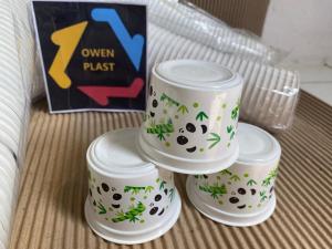 TUTUP GELAS PLASTIK 100ML STARINDO/LID CUP 1 DUS ISI 2000 PC TERMURAH\nGELAS PLASTIK ES KRIM ISI 50PCS GAMBAR MEREK STARINDO TEBAL TERMURAH