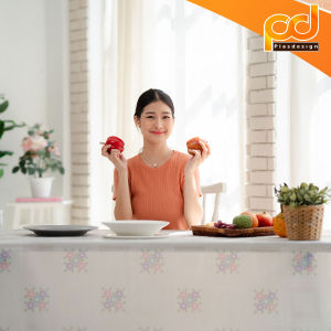 พลาสติกปูโต๊ะ ยาว 2 เมตร ลายดอกทิวลิป #POE04 กันลื่น กันน้ํา ทําความสะอาดง่าย by Plasdesign