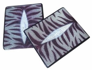 กระเป๋าปลากระเบนสองพับสั้นเป็นกระเป๋าแฟชั่นที่ได้รับความนิยม