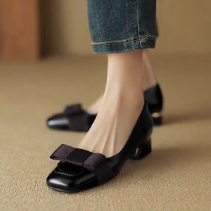 Free Shipping WomenS Small Leather Shoes In A-Inspired Color-Block Design 2026 Autumn New Collection Featuring A Square Toe Chunky Heel Bow Detail And A Retro Mid-Heel Style