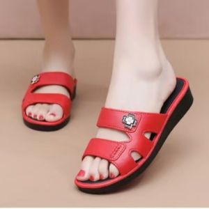 Free Shipping WomenS Summer Slippers Flat-Soled Thick-Bottomed Suitable For Indoor And Outdoor Wear With A Non-Slip And Soft Sole Perfect For Moms New Style 25