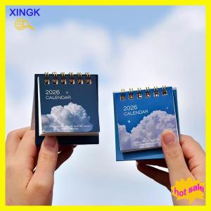 XINGK 2026ปฏิทินขนาดเล็กเครื่องใช้สำนักงานอุปกรณ์การเรียนอย่างสร้างสรรค์ภาพทิวทัศน์ย้อนยุคปฏิทินแผนงานอุปกรณ์ตกแต่งโต๊ะของขวัญ