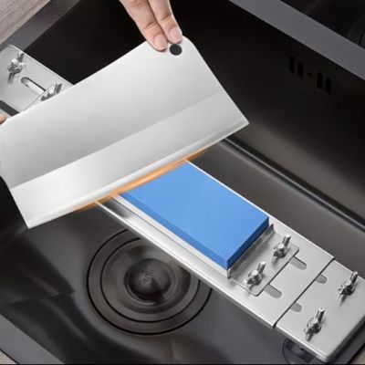 Giá đỡ mài dao cao cấp, làm bằng thép chống gỉ, chống trơn trượt, bền bỉ, an toàn hơn khi sử dụng
