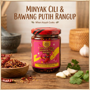 Crunchy Garlic Chilli Oil (100% HALAL) by Nuraisyah Amin