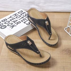 Free Shipping Thick-Soled Slippers New Spring/Summer Styles Wedge Heels Toe-Post Design Rhinestone Embellishments Open-Toe Beach Sandals Simple WomenS Shoes