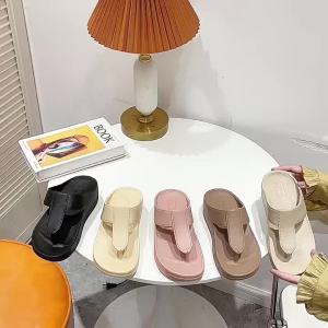 [Free Shipping] Thick-Soled WomenS Flip-Flops New Style Fashionable High-Heeled Rain Boots Beach Casual Waterproof Sandals