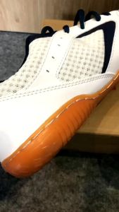 Giày cầu lông-bóng chuyền Nam nữ Hoả Trâu Trắng sọc