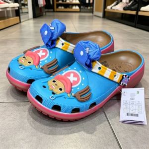 Crocs 26 Dép lỗ đế dày Chopper phiên bản hợp tác chống trượt dùng đi biển đi vườn ngoài trời.
