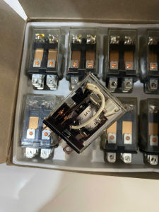 Rơ le trung gian OMRON LY2N-D2 DC24 8 chân lớn 10A - made in Japan