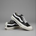 Sepatu sneakers Ventela Public Low Black Natural. 
