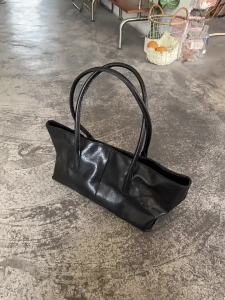 Retro Luxury Textured Pu Soft Leather Tote Bag Solid Color Dual Handle Large Capacity Zipper Shoulder Bag Elegant Commuting Bag2026