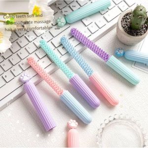 Lược Chải Tóc Mini Có Nắp Đậy Hình Chân Mèo Dễ Thương
