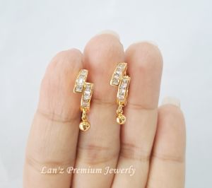 Lanz Anting Clip Gisel Bola A13 Kristal Berlian Titanium 18 K (Emas)