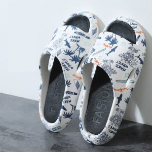 จัดส่งกรุงเทพฯ คู่รักสวมรองเท้าแตะสําหรับด้านนอก บ้านแฟชั่นฤดูร้อน ห้องน้ําในร่ม รองเท้าแตะกลางแจ้งชายหาด รองเท้าแตะการ์ตูน รองเท้าแตะชายหาด