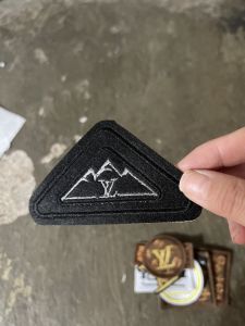 Miếng Sticker Thêu Ủi hình logo thương hiệu  cao cấp lvvvv