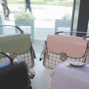 Luxury Leather Sling Bags for Women with Keychain Bags Vintage Designer Handbag Shoulder Bags