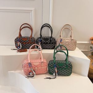 กระเป๋าถือขนาดใหญ่คลาสสิกใหม่ สไตล์โบว์ลิ่ง วินเทจ เร สะพายไหล่เดียว พิมพ์ลายหรูหรา