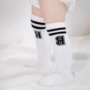 ถุงเท้าเด็กฤดูหนาวฤดูใบไม้ร่วงจดหมายถักลายถุงน่องเด็กทารกเด็กวัยหัดเดินเข่าถุงเท้าสูงอุปกรณ์เสริมสำหรับทารกทารกแรกเกิด