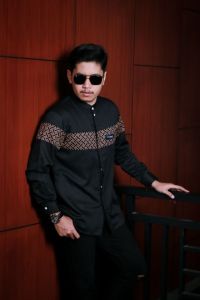 Baju Koko Pria Kombinasi Lengan Panjang Muslim Motif Kobata Warna Hitam Coklat