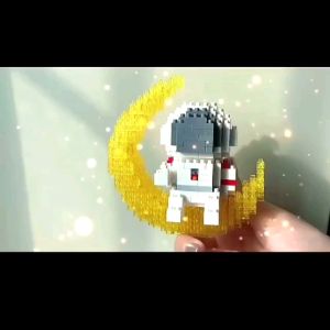 Moon space astronaut building blocks planet small particles assembled toy ornaments月亮太空宇航员积木星球小颗粒拼装玩具摆件