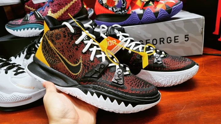 kyrie 7 rayguns basketball shoe