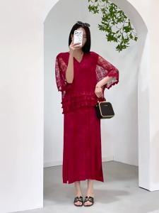 ชุดเดรสสไตล์ฝรั่งเศสกระโปรงยาวสองชิ้นอัดจีบคอวีปักลูกไม้หรูหรา #20230477