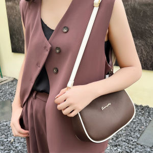 Psion  จัดส่งที่รวดเร็ว กระเป๋าสะพายแฟชั่น ทรงสวยมากก สีสันดี รูปทรงมินิมอล พกพาง่าย สีไหนก็สวยฉ่ำ  รุ่นนี้บอกเลยว่าไม่ควรพลาด