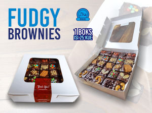 FUDGY BROWNIES. Brownies yang bertekstur lembut dan creamy dengan citarasa cokelat sejati yang kuat.