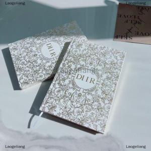 [COD] Laogeliang Retro máy tính xách tay tay tài khoản cuốn sách Giáng sinh món quà tinh tế Nhật ký in nổi Nhật ký notepad