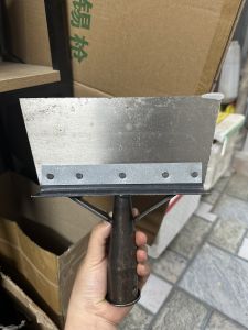 Cuốc Xẻng Làm Vườn Loại Trung Không Cán Bằng Thép MANGAN