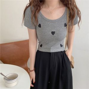 Tsion นิวส์ เสื้อยืดคอกลม เสื้อครอปเข้ารูป แต่งลายหัวใจน่ารักกรุบกริบ💕 ซัมเมอร์นี้ห้ามพลาด ใส่แล้วเซ็กซี่เลดี้ม๊าก💙