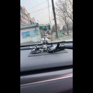 新款暴力熊太阳能汽车摆件高档男中控台车载香薰车内装饰用品New Violent Bear Solar Car Decoration High end Mens Center Console Car Aromatherapy Car Interior Decoration Products Mens