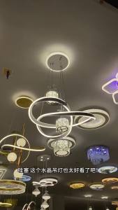 SXH  Modern Creative Light Luxury Restaurant Chandelier Crystal Lamp for Home Use led Master Bedroom High-end Living Room Lamp Zhongshan Lighting