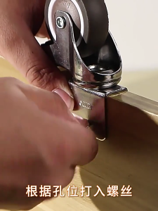 4ชิ้น Universals ล้อหมุน1.25นิ้วล้อเฟอร์นิเจอร์ล้อเลื่อนเงียบสงบรถเข็นอุปกรณ์เก้าอี้ล้อเลื่อน