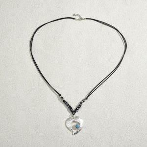 Foreign trade heart-shaped leather cord pendant abstract necklace Korean-style sweet and cool trendy minimalist long sweater chain accessory