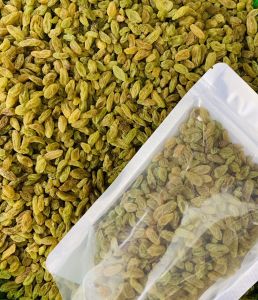 Nho xanh sấy khô (gói 500gr) nho khô làm nguyên liệu trong món bánh đồ ăn vặt tiện dụng rất ngon  không quá ngọt