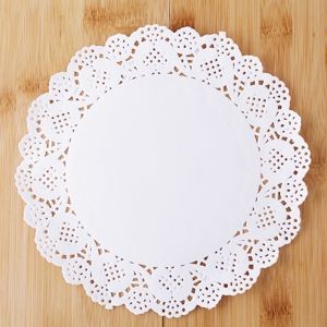 100 Pieces oil Doilies Paper Lace Doileys Round for Desert Paper for Cake Packaging bread tray pad