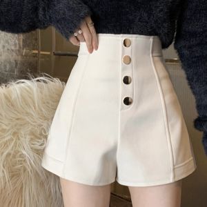COD large size Internet celebrity popular shorts womens new autumn small high waist thin wide legs black casual pants tide 2026 new products