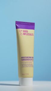 Good Molecules Moisturizing Rich Face Sunscreen Broad Spectrum SPF 30 1 oz Hydrating mineral sunscreen lotion with zinc oxide. Broad spectrum UVA/UVB protection for all skin tones and types.