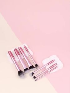 Makeup Brush Set 7-Piece Pink Blush Loose Powder Concealer Eyeshadow Travel Size