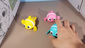 Clockwork Moving Fish Toy Funny Jumping Carp Wind-up Toy No Battery for Toddlers & Cats
