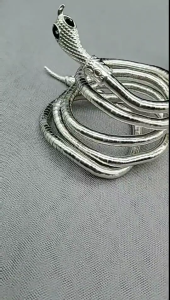 Modern Snake Inspired Necklace Craft from Sturdy Alloy for Those Who Love Distinctive Accessories and Styles Use