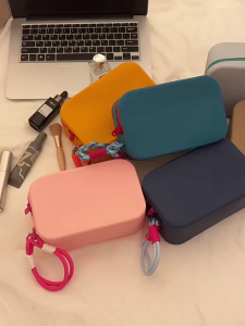 กระเป๋าเดินทาง กระเป๋าลากเดินทางกระเป๋าเครื่องสำอางขนาดเล็ก14นิ้วน้ำหนักเบาและสีทึบง่ายกระเป๋าเดินทางทนทาน