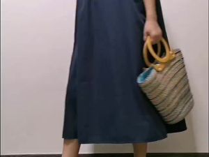 DaVee Handmade -woven straw handbag Vintage straw bag wooden top-handle tote bag bucket bag blue strips basket