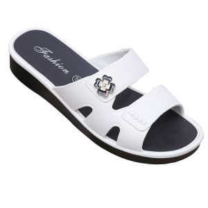 รองเท้าแตะพื้นหนา กันลื่น รองเท้าแตะผู้หญิง ก้นหนาปานกลาง สไตล์แฟชั่ น ุ่มสบาย ความรู้สึกของแฟชั่นด้วยสายตา