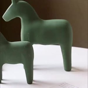 Wooden Horse FigurineSwedish Dala Pure Color Horse Statue Pinewood Hand Painted Nordic Style Horse Figurine for Family Living Room Entrance Door Desk Cabinet Bookshelf(Beige-S)