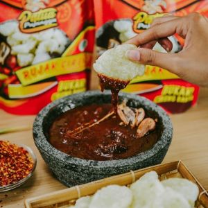 Rujak Cireng Patua Pujangga: Makanan Ringan Tradisional Indonesia