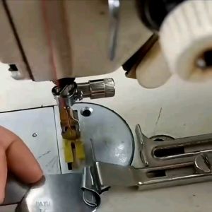 cử cuốn lai áo  cuốn gấu quần.( tặng kèm 2 ốc bắt).