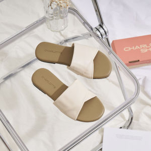 Cayla รองเท้าแตะแฟชั่น everyday หนังนิ่ม พื้นหนานุ่ม