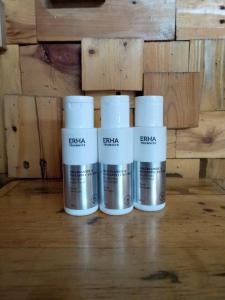 ERHA TRUWHITE BRIGHTENING FACIAL WASH/SABUN PEMBERSIH WAJAH/TERBUKTI SECARA KLINIS/BPOM RESMI/SABUN PENCERAH WAJAH/Pencuci Wajah Erha Truwhite/Pembersih Muka/Skincare Erha/Erha Series Truwhite/Perawatan Erha/Face Wash Erha/Pembersih Wajah Glowing